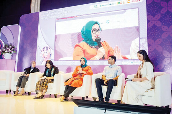 Kesetaraan Gender Masih jadi Tantangan Perempuan Indonesia 1 KONFERENSI NASIONAL PEREMPUAN— Direktur Jenderal Kesehatan Primer dan Komunitas Kementerian Kesehatan RI Maria Endang Sumiwi dalam Women National Conference.