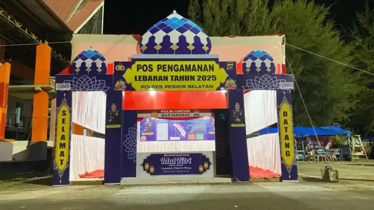 Pastikan Pelayanan Mudik Lebaran Aman dan Lancar, Kemkomdigi Luncurkan E-book MudikPedia 2025 1 LAUNCHING— Menteri Komunikasi dan Digital (Menkomdigi), Meutya Hafid saat peluncuran buku elektronik (e-book) MudikPedia 2025 di Kantor Kemkomdigi, Jakarta Pusat, Selasa (18/3).