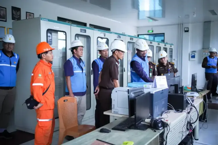 Pastikan Pasokan Listrik Aman Jelang Idul Fitri 1446 H, Kajati Jambi & GM PLN UIP SBT Tinjau Langsung Kondisi Kelistrikan di GI 150 kV Kuala Tungkal 1 48dff1f8 c950 445e b159 4be7b91c0e9c