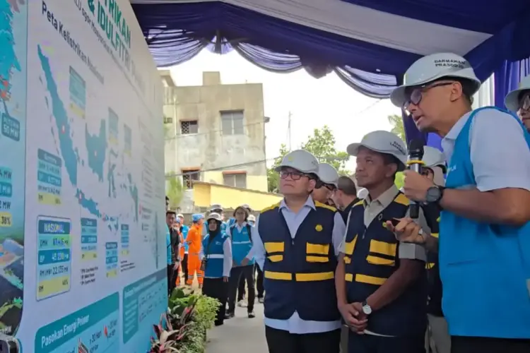 Lawatan ke Banjarmasin, Menteri Bahlil Pastikan Listrik PLN Aman Layani Idulfitri 1 6c63431f ce3c 4a21 b665 33216097672f