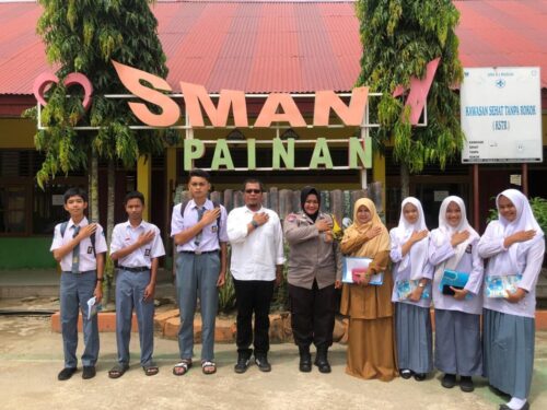 Berikan Edukasi Ke Siswa Kasat Narkona Polres Pessel Sampaikan Materi Bahaya Narkoba e1741596804800