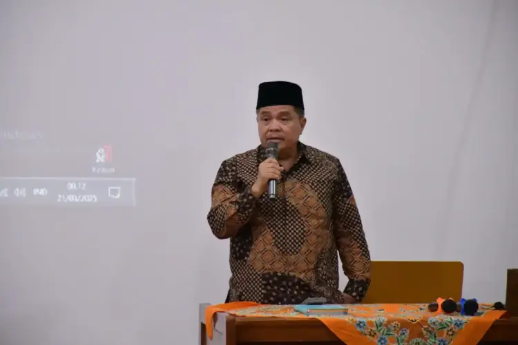 Buka Program I’tikaf Bangkik dari Surau, Bupati Agam: Berkah di 10 Malam Terakhir Ramadhan 1 BANGKIK DARI SURAU— Bupati Agam, Benni Warlis secara resmi membuka program I’tikaf bertajuk “Bangkik dari Surau” di 24 masjid yang tersebar di seluruh wilayah Kabupaten Agam di Surau Kabah Inyiak Tuah Islamic Center Panampuang, Kamis (20/3) malam.