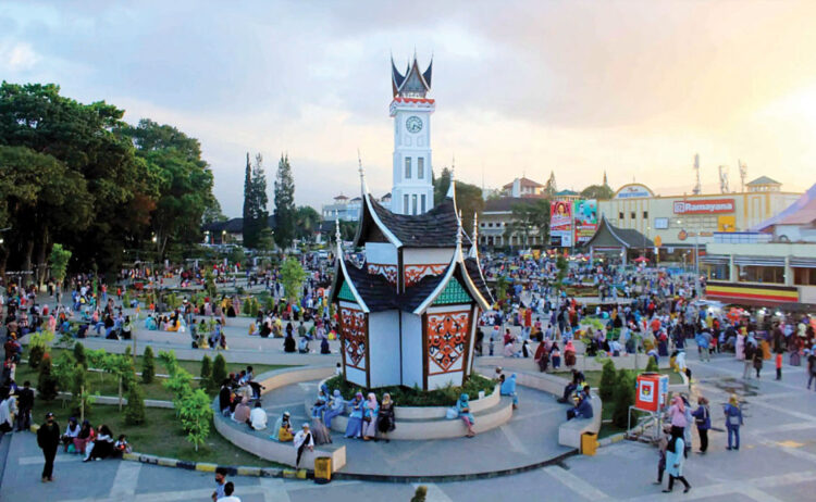 WUJUDKAN KTR— Pemko Bukittinggi semakin serius dalam mewujudkan Kawasan Tanpa Rokok (KTR) di seluruh wilayahnya. Bukittinggi dapat menciptakan lingkungan yang lebih sehat dan nyaman bagi masyarakat dan pengunjung.