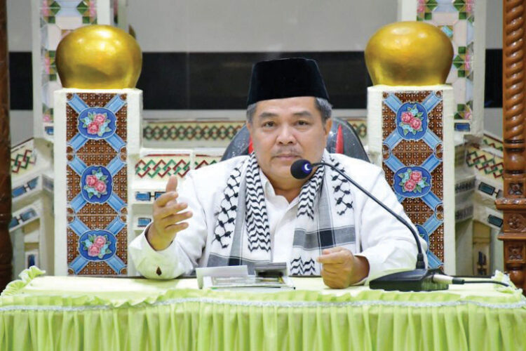 Bupati Agam Pimpin Shalat Subuh Berjamaah di Mesjid Raya Lubukbasung 1 CERAMAH— Bupati Agam, Ir. H. Benni Warlis MM, Dt. Tan Batuah, memimpin Shalat Subuh berjamaah sekaligus memberikan ceramah di Masjid Raya Lubuk Basung. Selasa (04/3).