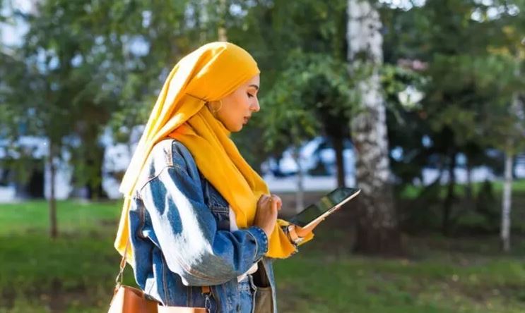 Puasa Bukan Penghalang, Kiat Supaya Selalu Produktif Selama Bulan Ramadhan 1 ILUSTRASI— Muslimah menjalankan aktivitas pada bulan Ramadhan.