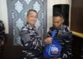 Berbagi dengan Personel, Danlantamal II Ikut Pendistribusian Paket Lebaran 10 Berbagi dengan Personel, Danlantamal II Ikut Pendistribusian Paket Lebaran