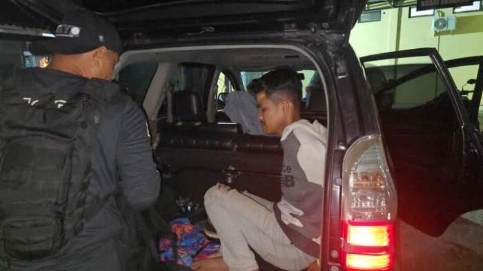 Pemuda Residivis Berbuat Jahat lagi, Gelapkan Motor lalu Kabur Ke Kampar 1 GELAPKAN MOTOR— Pelaku H (20) yang terlibat kasus penggelapan sepeda motor ditangkap Tim Satreskrim Polres Padangpariaman di Kampar, Riau.