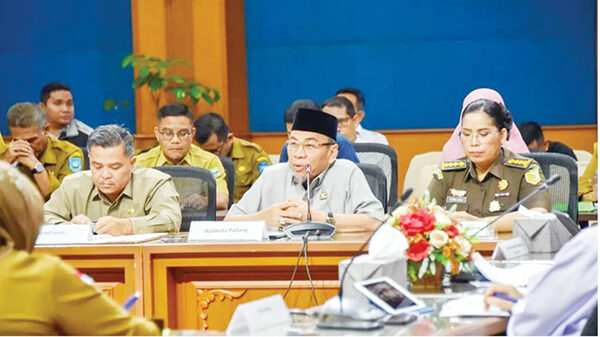 Gubernur Ajak Seluruh Kepala Daerah Perkuat Sinergitas Jaga Stabilitas Harga Sembako 1 HIGH LEVEL MEETING— Wawako Padang Maigus Nasir, menghadiri High Level Meeting TPID Sumbar, di aula Anggun Nan Tongga, Kantor Perwakilan BI Sumbar, Selasa (11/3/).