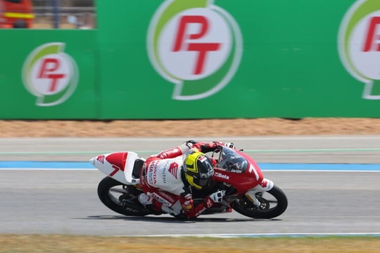 BALAPAN-Pebalap binaan Astra Honda saat melaju kencang di arena balap Idemitsu Asia Talent Cup (IATC) 2025.