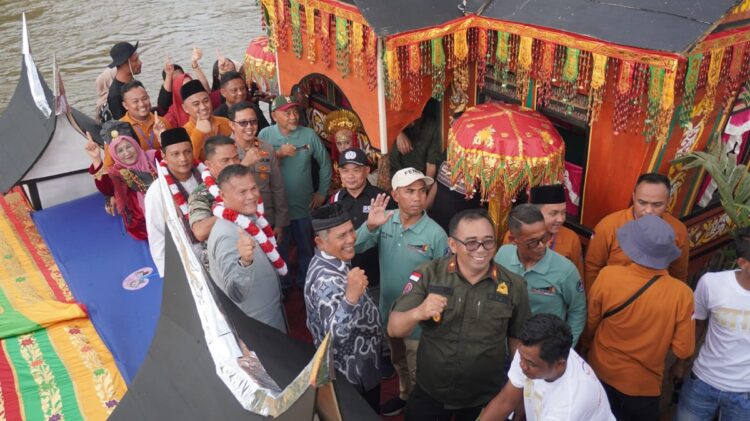 Alek Nagari Potang Balimau Tradisi yang Harus Dilestarikan 1 POTANG BALIMAU— Sekretaris Daerah Pemkab Limapuluh Kota Herman Azmar, membuka Alek Nagari Potang Balimau, di Kenagarian Pangkalan, Kecamatan Pangkalan Koto Baru.