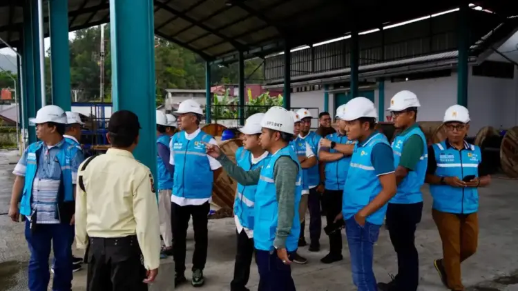 Musim Penghujan, Berikut Kiat Hindari Bahaya Listrik dari PLN Sumbar 1 Musim penghujan, berikut kiat hindari bahaya listrik dari PLN Sumbar.