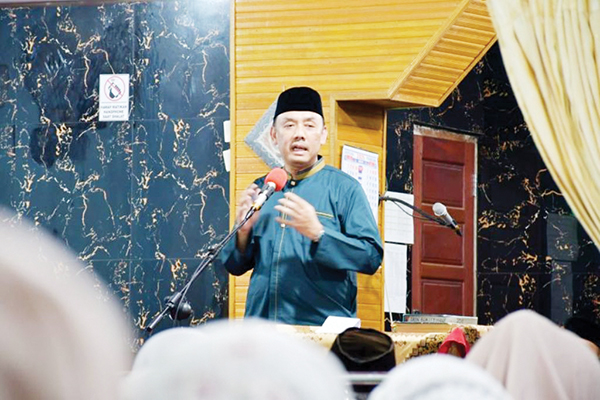 Respon Permintaan Masyarakat, Wabup Tegaskan Pembangunan tidak Membedakan Kecamatan 1 RESPON MASYARAKAT— Wakil Bupati Agam, Muhammad Iqbal merespon permintaan masyarakat Malalak Utara, Kecamatan Malalak saat bersafari ke Masjid Istiqamah Koto Andaleh, Kamis, (6/3).