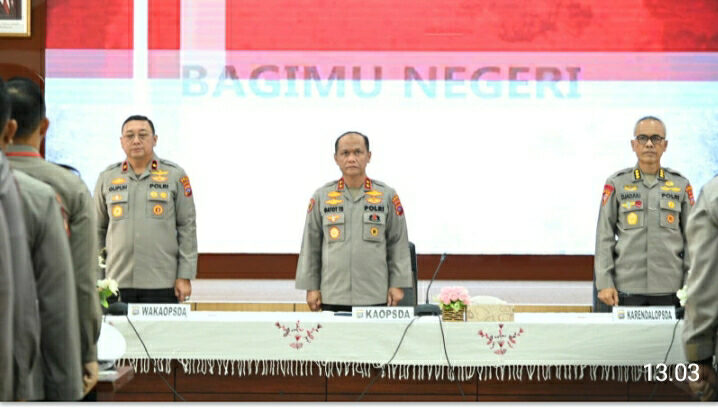 Buka Latihan Pra Operasi Ketupat Singgalang 2025, Kapolda Ingatkan Personel Bertindak Humanis dan Cegah Gangguan Kamtibmas 1 LATIHAN— Kapolda Sumatra Barat (Sumbar), Irjen Pol Gatot Suryanta saat membuka Latihan Pra Operasi Ketupat Singgalang 2025.