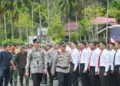 Saat Apel Operasi Ketupat 2025, Wako Sawahlunto Dampingi Kapolres Periksa Barisan Pasukan 10 Saat Apel Operasi Ketupat 2025, Wako Sawahlunto Dampingi Kapolres Periksa Barisan Pasukan