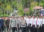Saat Apel Operasi Ketupat 2025, Wako Sa­wahlunto Dampingi Kapolres Periksa Barisan Pasukan
