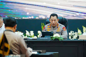 Polri Buka Hotline 110 untuk Pemudik, Siap Bantu 24 Jam 1 Kapolri