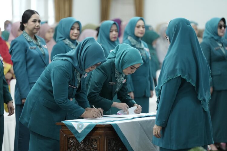 LANTIK—: Asra Yanti dilantik Ketua TP PKK Sumbar pimpin TP PKK Lima Puluh Kota.
