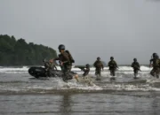 Pasukan Marinir Lakukan Penyerbuan Raid Amfibi