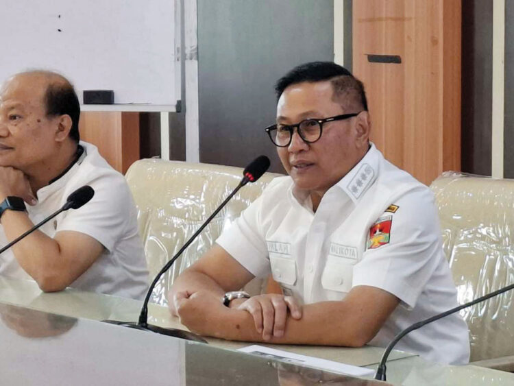 Pemko Bukittinggi Gelar Rakor, Bahas Pembangunan Gedung Perpustakaan dan Lanjutan SDN 08 Campago Ipuah 1 RAKOR— Pemerintah Kota Bukittinggi lakukan rapat koordinasi dengan konsultan perencanaan pembangunan gedung perpustakaan dan lanjutan SDN 08 Campago Ipuah, yang akan dimulai tahun 2025 ini. Rapat dipimpin langsung Wali Kota Bukittinggi, di salah satu ruang rapat balaikota,
Selasa (18/3).