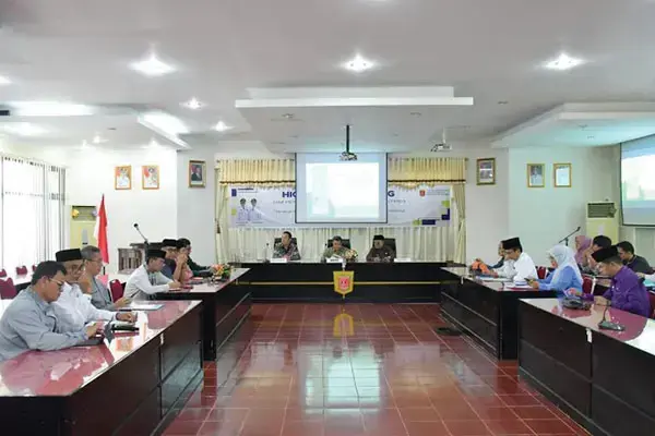 Siapkan Langkah Jitu Jelang Idulfitri, Pemkab Agam Gelar Rapat Pengendalian Inflasi 1 HIGH LEVEL MEETING— Pemerintah Kabupaten Agam menggelar High Level Meeting Rapat Pengendalian Inflasi dalam rangka mendorong pertumbuhan ekonomi masyarakatdi Aula Kantor Bupati Agam, Selasa (18/3).