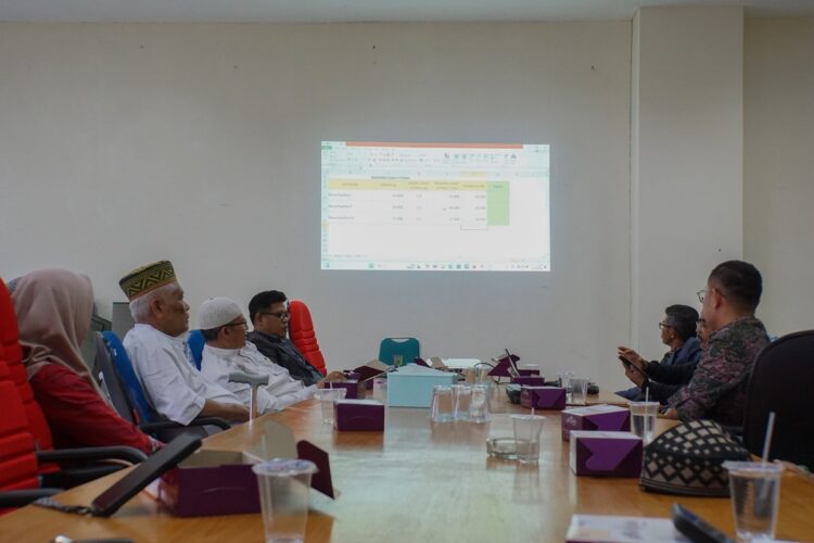 TETAPKAN—Pemerintah Kota (Pemko) Padang Panjang bersama Kantor Kementerian Agama (Kankemenag) dan Majelis Ulama Indonesia (MUI) Kota Padang Panjang tsaat rapat menetapkan besaran Zakat Fitrah untuk tahun 1446 Hijriah.