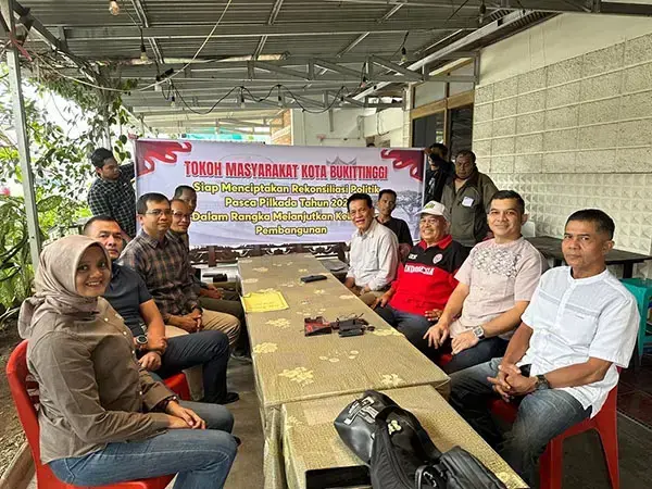 Pilkada 2024 Usai, Tokoh Masyarakat Bukittinggi Siap Ciptakan Rekonsiliasi Politik 1 REKONSILIASI—Tokoh masyarakat Kota Bukittinggi, H Trismon, SH menyatakan siap untuk menciptakan rekonsiliasi politik pasca Pilkada 2024.