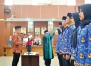 Pj Sekda Lantik dan Serahkan SK PNS serta CPNS di Lingkungan Pemko Bukittinggi