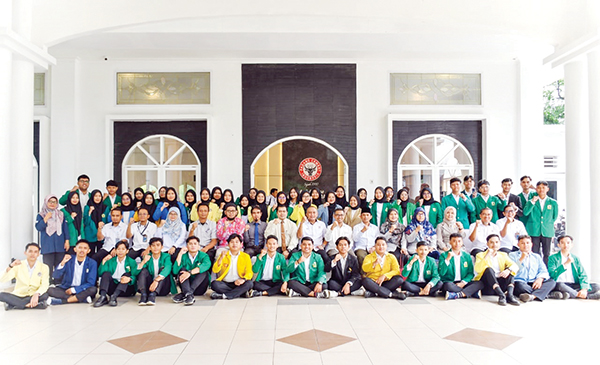 49 Talenta Muda Terpilih Ikut Program Magenta Semen Padang 2025 1 PROGRAM MAGENTA 2025— Sebanyak 49 mahasiswa dari berbagai perguruan tinggi di Indonesia resmi bergabung dalam program magang ini, yang berlangsung selama enam bulan, dari 1 Maret hingga 31 Agustus 2025.