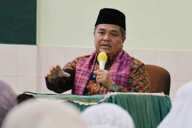 SAFARI RAMADHAN— Bupati Agam Benni Warlis saat bersafari ke masjid Darussalam Kamang Mudiak, Kecamatan Kamang Magek, Rabu (5/3).