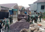 Satgas TMMD dan Masyarakat Gotong Royong Bangun Jalan Baru di Nagari Balingka