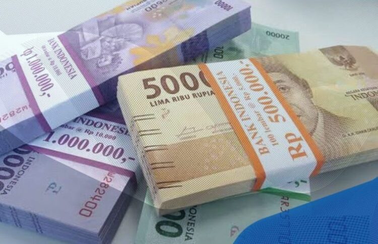 Himbara Sediakan Uang Tunai Jelang Lebaran, BTN Rp 30 T, Mandiri Rp 31,6 T, BRI Rp 32,8 T, dan BNI 21 T 1 Ilustrasi penukaran uang baru.