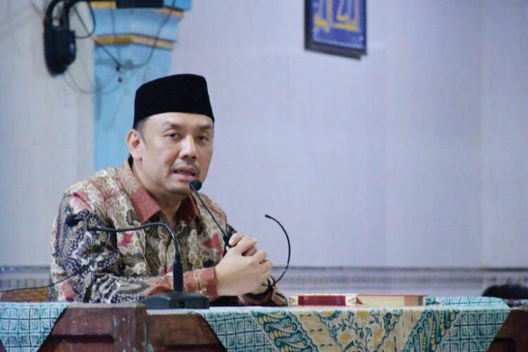 Jalin Silaturahmi dengan Masyarakat Kuok III Koto, Wakil Bupati Agam Pimpin Tim Safari Ramadhan ke Masjid Bustanul Arifin 1 SAFARI RAMADHAN— Wakil Bupati Agam, H. Muhammad Iqbal SE, M.Com, memimpin Tim Safari Ramadhan ke Masjid Bustanul Arifin, Kuok III Koto, Kecamatan Matur, Senin (10/3).