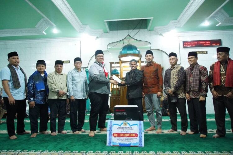 Masyarakat Tanah Datar Diajak Makmurkan Masjid 1 Wakil Bupati Tanah Datar Ahmad Fadly pada kunjungan