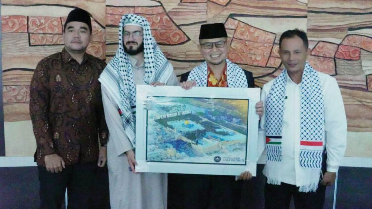 Solidaritas Palestina, Wawako Ibnu Asis Terima Kunjungan Ulama Palestina 1 KUNJUNGAN— Wakil Wali Kota Bukittinggi terima
kunjungan Syekh Sa’id Musthofa Hasunah dari Palestina. Pertemuan ini berlangsung di ruang kerja wawako, Selasa, 11 Maret 2025.