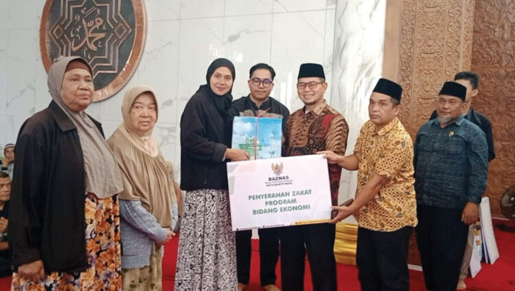 Potensi Zakat di Bukittinggi Belum Maksimal, Hanya Capai 10 Persen 1 BELUM MAKSIMAL— Wakil Wali Kota Bukittinggi, Ibnu Asis mengungkapkan bahwa pengumpulan zakat yang dilakukan oleh Baznas Kota Bukittinggi belum maksimal.
