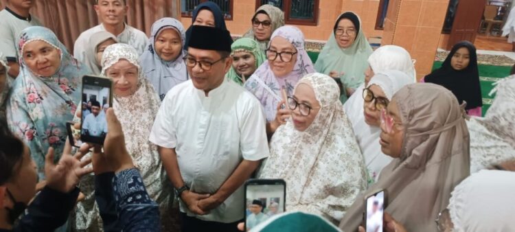Wujudkan Harpan Masyarakat, Bupati Padangpariaman Kunjungi Masjid Taqwa Sungai Geringging 1 KUNJUNGI MASJID TAQWA— Bupati Padangpariaman John Kenedy Azis, bersama tim, mengunjungi Masjid Taqwa Sungai Geringging.
