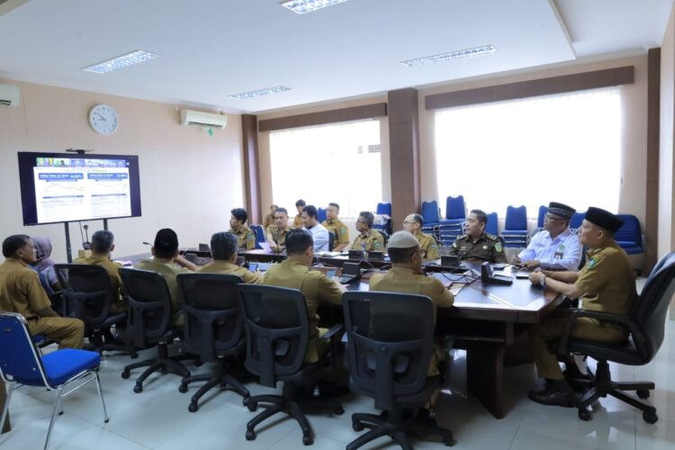 Bupati Sabar AS Ikuti Rakor Pengendali Inflasi 1 RAKOR INFLASI— Bupati Pasaman Sabar AS saat mengikuti Rakor Pengendali Inflasi secara virtual.