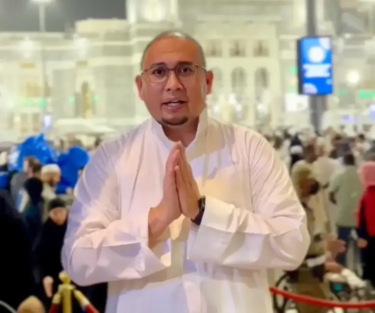 Dari Tanah Suci Makkah, Andre Rosiade Sampaikan Selamat Idul Fitri 1 Syawal 1446 H 1 cb832baa 06bc 45dc 92bc ff4047554a77