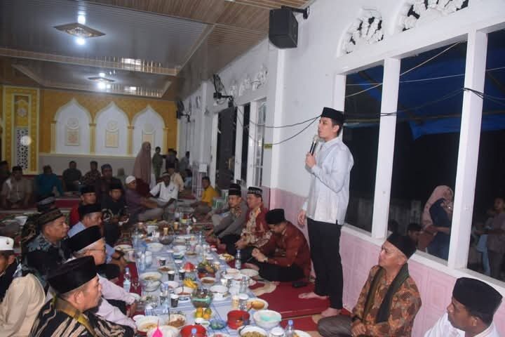 Panitia MTQ ke 44, Undang Wako dan wawako Bukber 1 SUASANA—Terlihat suana buka bersama (bukber) dengan Wako dan Wawako Sawahlunto dengan panitia MTQ ke-44 Tingkat Desa Talago Gunuang.