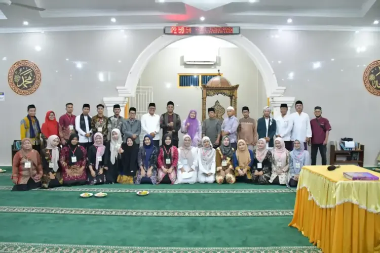PEMBUKAAN MTQ— Bupati Agam diwakili Staf Ahli Bupati Bidang Kemasyarakatan dan Sumberdaya Manusia, Roza Syafdefianti SSTP MSc buka secara resmi Musabaqah Tilawatil Quran (MTQ) ke-3 di Masjid Al-Wustha Pulai, Kecamatan Lubuk Basung, Kabupaten Agam, Sabtu (22/3).