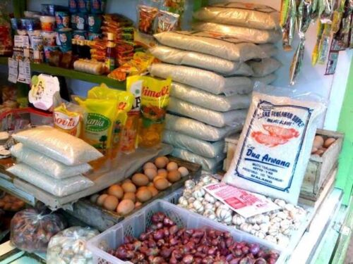 Emak-Emak Khawatir Kenaikan Harga Sembako Jelang Lebaran, Pemkab Pessel Turun Tangan Antisipasi 1 sembako e1741596274954