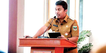 Pemulihan Pascabencana di Sumbar, Wagub Vasko Terima Bantuan Rp5 Miliar dari Raffi Ahmad 9 Perkenalkan Budaya Lokal, Wagub Usulkan Pengumuman Resmi di BIM Gunakan Bahasa Minang