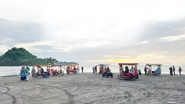 Pemko Padang Terbitkan SE untuk Pedagang Kuliner, Libur Lebaran, Kawasan Wisata Harus Bebas Pungli 1 wrwrjj