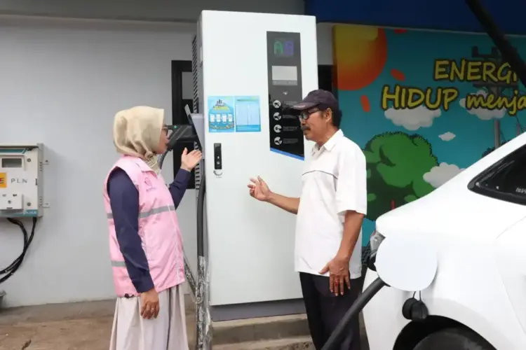 Begini Kisah Srikandi PLN Siaga Sepanjang Arus Mudik & Balik Lebaran 1 022c740b 73c1 4b73 8cf7 9ef2cb62c1db