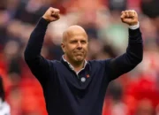 Bawa Liverpool Juara Premier League, Arne Slot Langkahi Pencapaian Sir Alex Ferguson