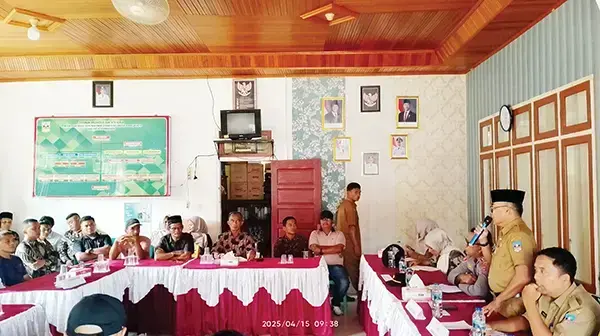 Permasalahan Konpensasi Lahan Semakin Meruncing, PT BRM Adakan Mediasi dengan Pemangku Adat Nagari Ampek Koto Dibawuah 1 MEDIASI— Pihak PT BRM adakan mediasi dengan Pemangku Adat di Nagari Ampek Koto Dibawuah, Selasa (15/4).