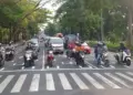 Jangan Salah Posisi Kaki, Honda Hayati Bagikan Tips Saat di Lampu Merah 10 Jangan Salah Posisi Kaki, Honda Hayati Bagikan Tips Saat di Lampu Merah