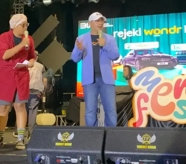 Keseruan Launching Rejeki Wondr saat Menfest Padang, BNI Wilayah 02 Sumbar, Riau dan Kepri Bagikan Hadiah Berlimpah 1 Teks Foto: Khairul Salam menyampaikan Kata Sambutan Rejeki Wondr di Menfest Padang