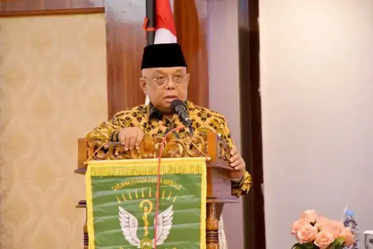 Halal Bi Halal dan Raker IDI Agam 2025, Perkuat Sinergi Tingkatkan Layanan Kesehatan 1 HALAL BI HALAL— Bupati Agam diwakili Sekretaris Daerah Kabupaten Agam, Drs Edi Busti MSi, bersama Ketua TP PKK Kabupaten Agam, Ny. Merry Benni Warlis, menghadiri Halal Bi Halal sekaligus Raker IDI Agam 2025 di Hotel Sakura Syariah, Lubuk Basung. Minggu (13/4).
