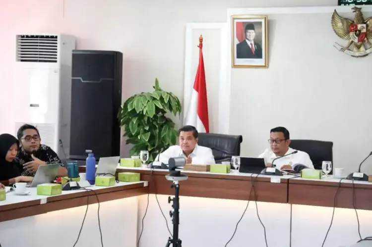 Bupati Agam Hadiri Rapat Penegasan Tapal Batas Agam-Bukittinggi di Kemendagri 1 RAPAT TAPAL BATAS— Bupati Agam Benni Warlis, menghadiri rapat penegasan tapal batas wilayah Kabupaten Agam dan Kota Bukittinggi, di Direktorat Jenderal Bina Administrasi Kewilayahan, Kementerian Dalam Negeri, Jakarta, Rabu (23/4)
